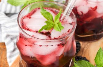 Blackberry Bourbon Smash – Barefeet in the Kitchen