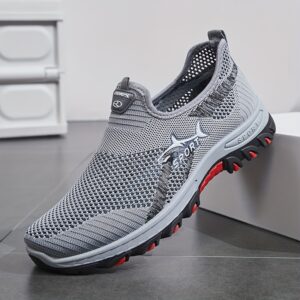 Tênis Masculino Respirável de Malha, Sapatos Esportivos Slip-On, Cabedal de Tecido de Cor Sólida, Sola de Borracha, Bico Redondo, Cano Baixo, Estilo Esportivo Casual para Primavera/Verão