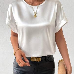Camisa de Manga Curta com Asa de Morcego e Gola Redonda