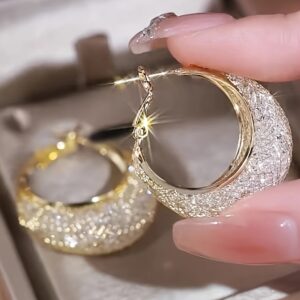 Um Par de Brincos Femininos Leves e Luxuosos de Alto Padrão com Design Delicado em Malha Cintilante e Strass, Adequados para Uso Diário Versátil