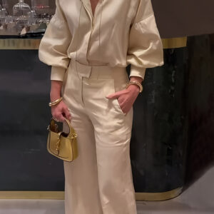 Roupa feminina atraente para riqueza