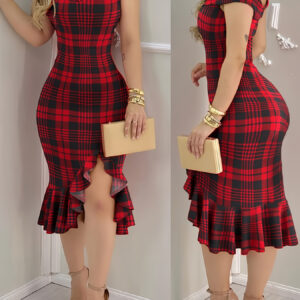 Vestido Estampado com Detalhe de Babado – Chic com Fenda no Corte, Mistura de Poliéster e Spandex, Lavável à Máquina – Design Eterno Preto e Branco para Todas as Estações
