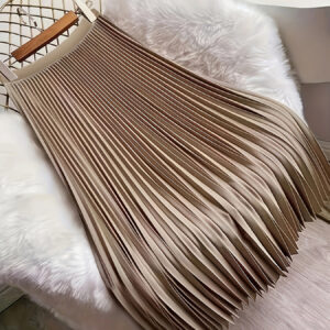 Saia plissada elegante de cor sólida