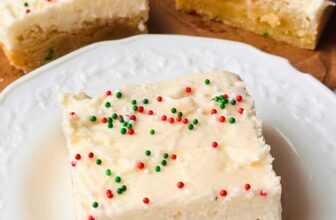 CHRISTMAS SUGAR COOKIE BARS – The Southern Lady Cooks
